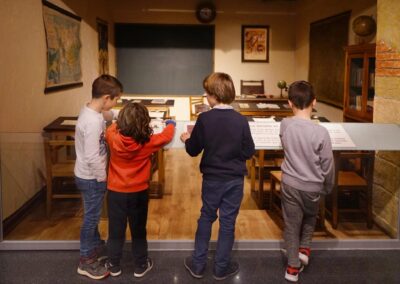 Visitas guiadas para escolares. Foto: Archivo fotográfico del Museo Pedagógico de Aragón