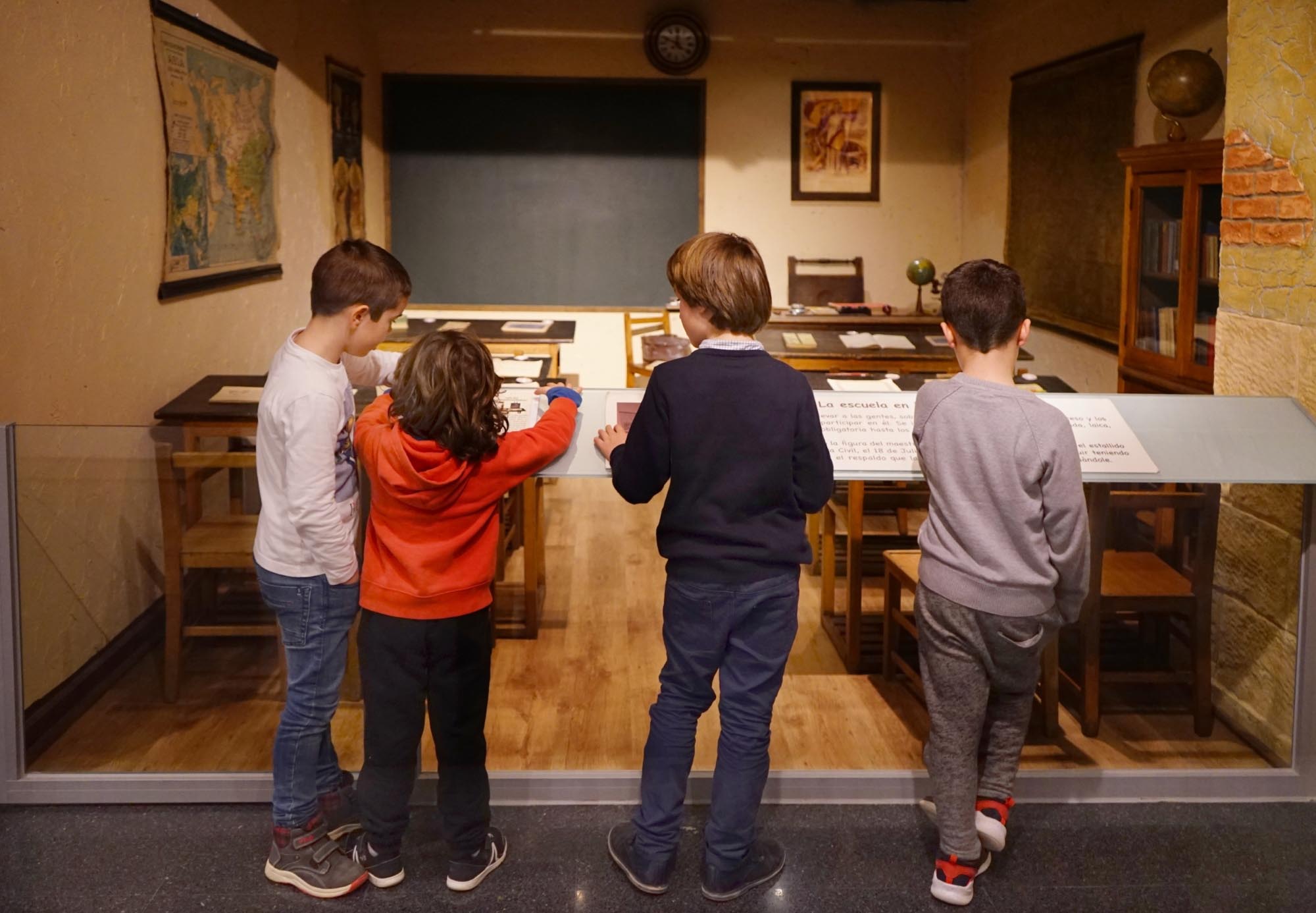 Visitas guiadas para escolares. Foto: Archivo fotográfico del Museo Pedagógico de Aragón
