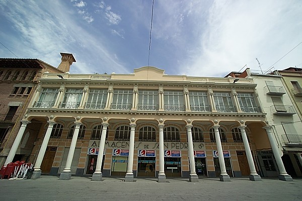 Plaza del Mercado de Barbastro - Mariano Olivera- Archivo de la Comarca del Somontano