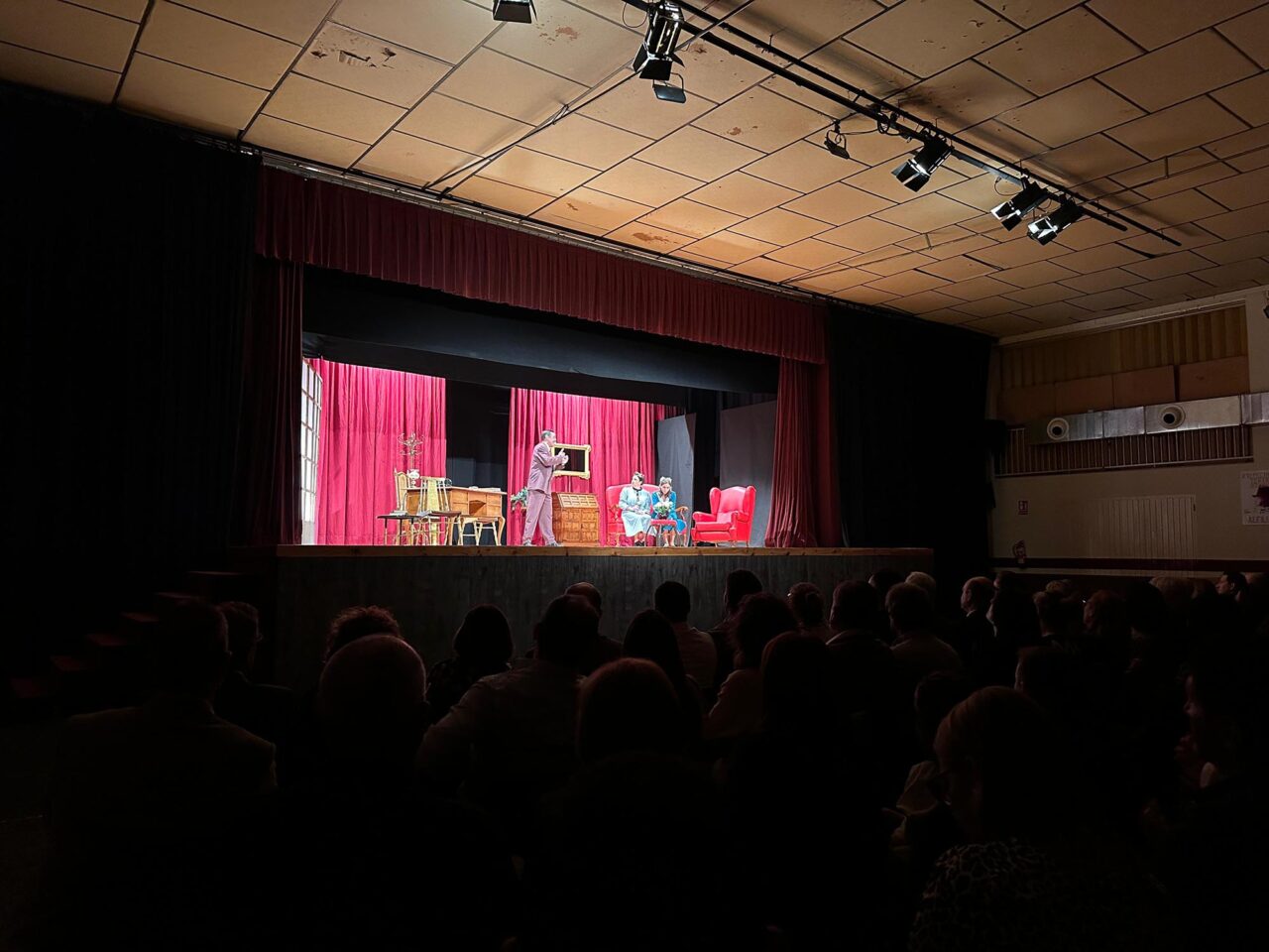 Representación teatral en un municipio aragonés