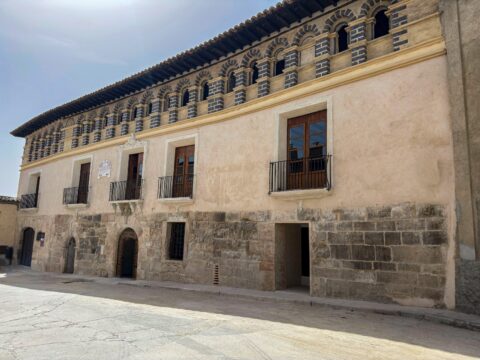 Palacio de los Barones de Valdeolivos en Fonz